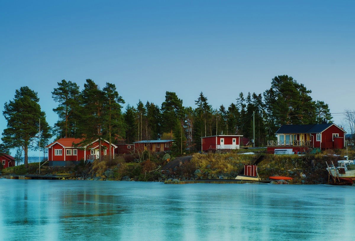 Rote Holzhäuser in Schweden