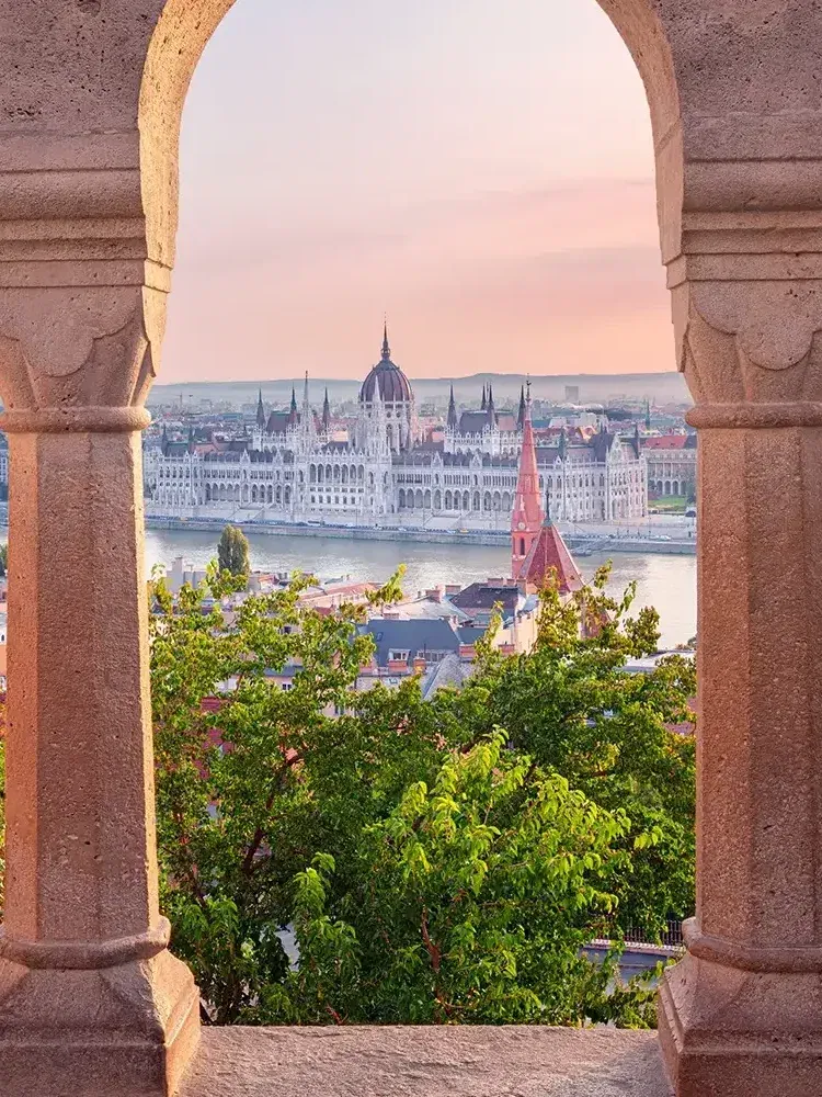 Sicht auf das Parlamentsgebäude in Budapest