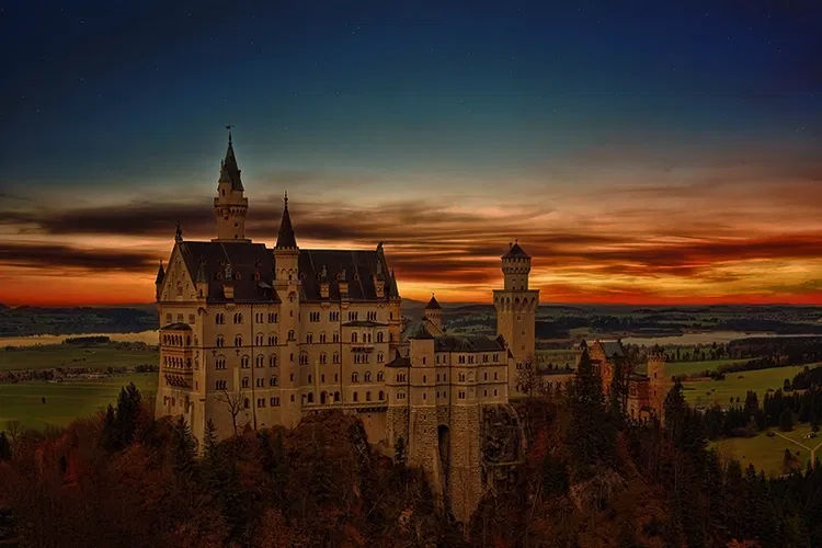 Schloss Neuschwanstein bei Sonnenuntergang